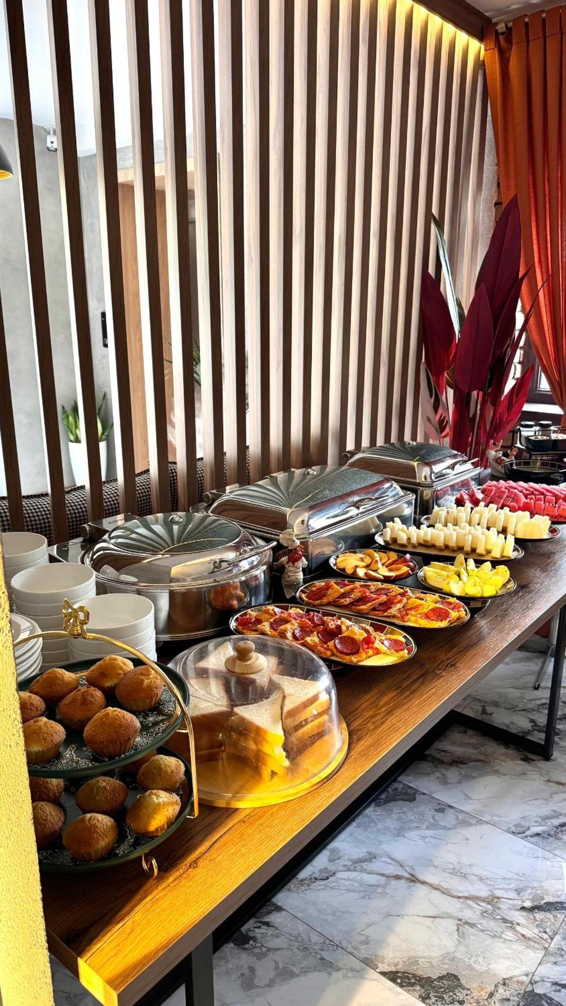 Botanic Boutique Hotel Biskek Kültér fotó